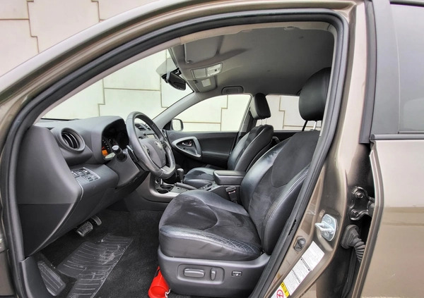 Toyota RAV4 cena 52800 przebieg: 230000, rok produkcji 2012 z Lubień Kujawski małe 529